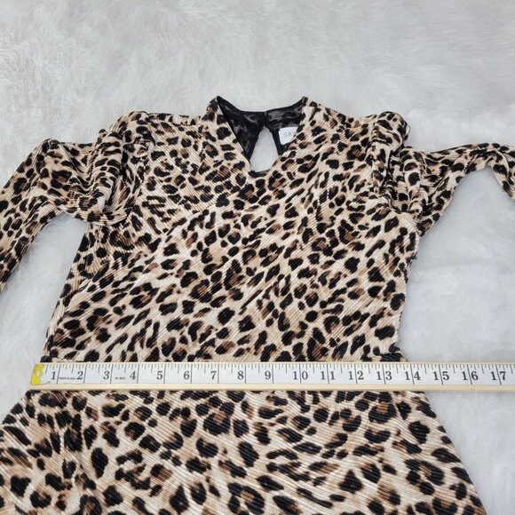 Saylor Emerson Leopard Animal Print Long Sleeve Ribbed Open Back Dress Medium - Picture 9 of 15